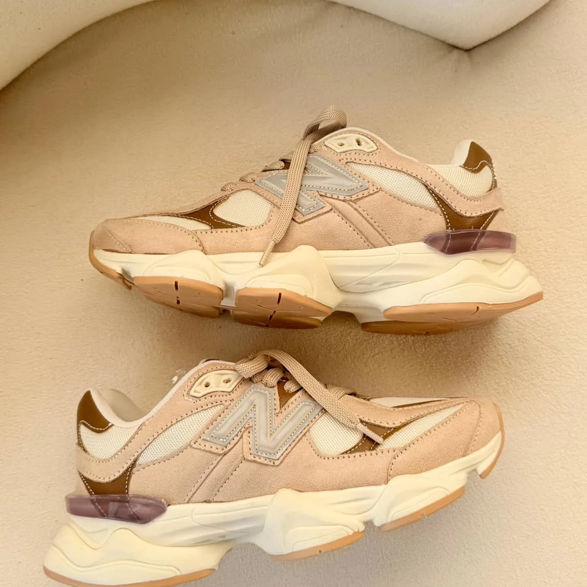 New Balance 9060 areia